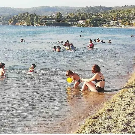 Dimitra's Family 2 * Paradisos
