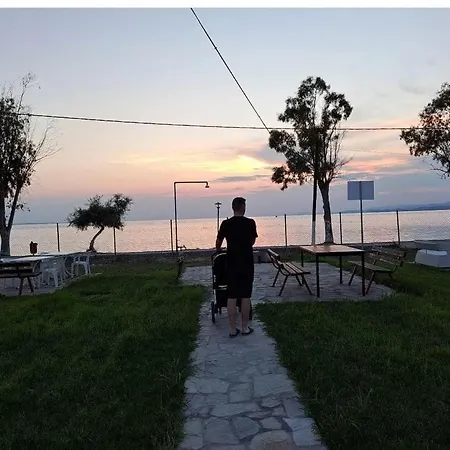 Dimitra's Family 2 بيت للعطل باراديسوس